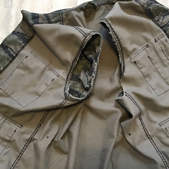 Redneck Camouflage Print Button Up Utility Vest - Picture 15 of 15